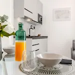 Stayeasy Crivelli - Stylish Studio, Duomo Walking Apartment Mailand