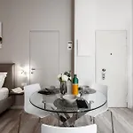 Stayeasy Crivelli - Stylish Studio, Duomo Walking Apartment Mailand