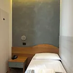 萨拉酒店 2* 米兰