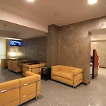 Metro Hotell 3*