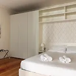 Youhosty - Luxury Town House