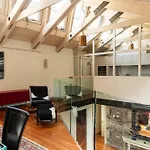 Youhosty - Luxury Town House