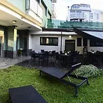 Acca Palace - Aa מלון
