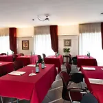 Sunflower Отель Милан