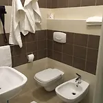 Montecarlo فندق ميلان