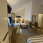 Montecarlo فندق