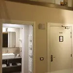 Отель Seven