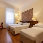 Lancaster Hotel