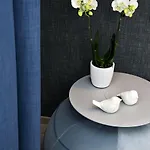 كونتي غيست آوز 4* ميلان