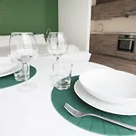 Italianway Easy - Poma Apartament *