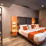 Hotel J24