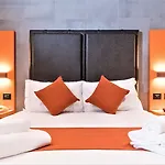J24 Hotel 4*