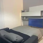 아파트 Shining House In