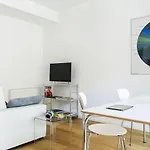 Joivy Stylish 1-bedroom Flat *
