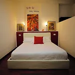 Hosting Dreams Attics - Duomo Apartment Milan