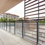 アパート Giaxtower Gym & Pool Romantic Pool View ミラノ