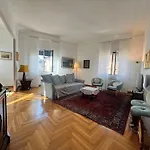 Lägenhet Prestigious 3 Bedrooms, 8 Guest, Centre Porta Romana