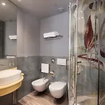 Hotel Garibaldi Station By Ihg 4*