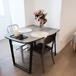 Apartment Artstay - Duomo, Spiga, Near Metro M1 *