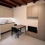 Cozy Oasis On The Navigli 밀라노