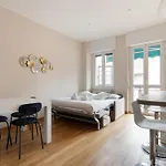Apartment Guesthost - Bright Gambara Milan