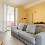 Duomo - San Babila - Elegante Trilocale Con Balcone Appartement Milaan