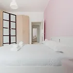 Guesthost - Cozy Flat Near Gorla M1 Apartamento Milão