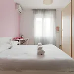 Apartamento Guesthost - Cozy Flat Near Gorla M1 Milão