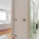 Guesthost - Cozy Flat Near Gorla M1 * Milão