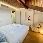 Apartment Designer Loft In Milan, Istria Subway Exit, Convenient Transportation