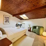 Apartment Designer Loft In Milan, Istria Subway Exit, Convenient Transportation