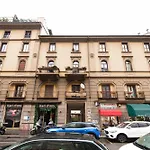 Near Station And Porta Venezia * מילאנו