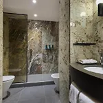 Hilton Отель 4*