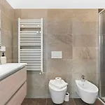 Premium With Balcony - Hospital Besta