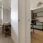 Guesthost - Cascina Merlata Lovely Nest ميلان