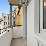 Premium With Balcony - Hospital Besta Apartman *