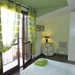 Rutilia22