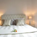 Apartament Mila Magenta *