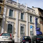 萨拉酒店 2*