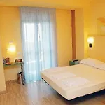 호텔 Mihotel 4*