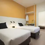 Ornato Dependanc Hotel Milán