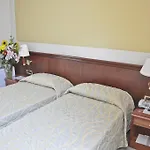 Lloyd Ξενοδοχείο 4*