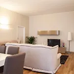 Hotel Royal Suites *