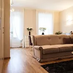 Royal Suites Hotel