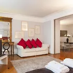 Hotel Royal Suites