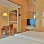 Unaway & Quark Due 4*
