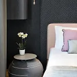 كونتي غيست آوز 4*