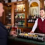 Lancaster Hotel 3*