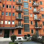 Guesthost - San Siro Stadium Garden Flat Milan