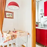 Guesthost - San Siro Stadium Garden Flat